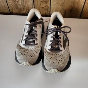 Brooks Women’s Adrenaline GTS 24 Tan Supportive Running Shoes Size 9.5 D